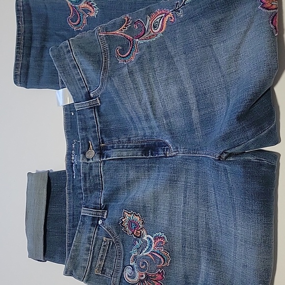 Chico's Blue Embroidered Cropped Jeans Sz 2.5 - Picture 13 of 16